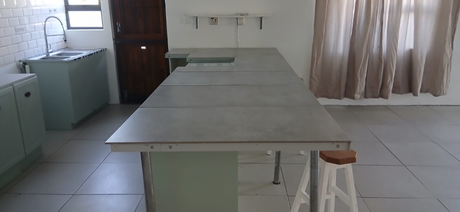 To Let 4 Bedroom Property for Rent in Hopefield Western Cape